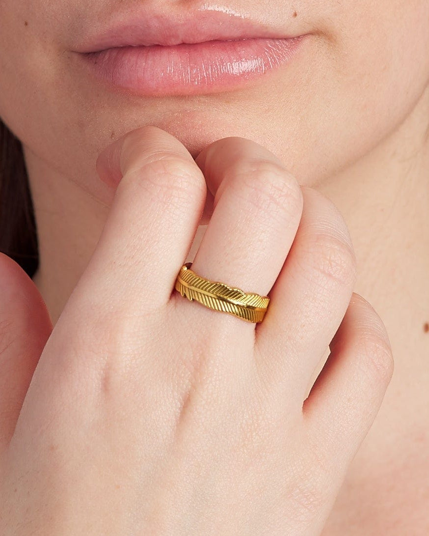 LARA LONG LEAF RING