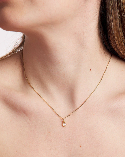 collar muy fino salomé