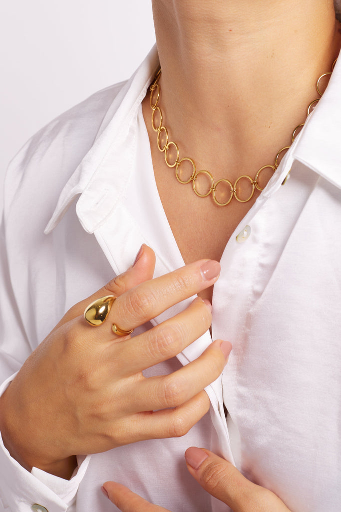 Collar dorado de circulos con anillo Floryane