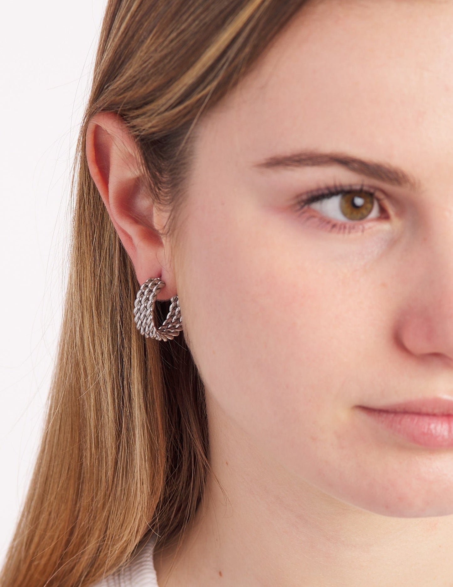 PENDIENTE ARO TRENZADO VIOLETA