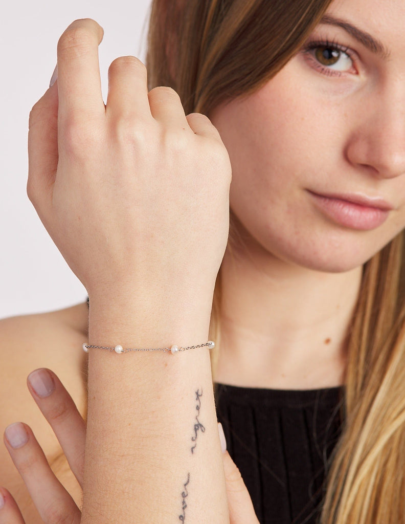 Pulsera fina perlas Verónica
